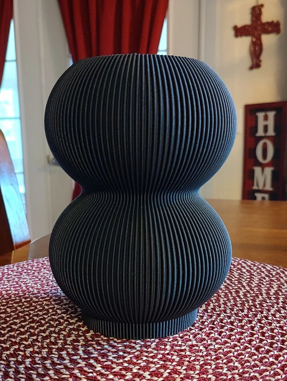 Modern Ribbed Double-Gourd Black Vase